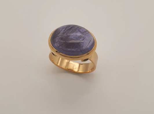 Bague Or jaune et iolite