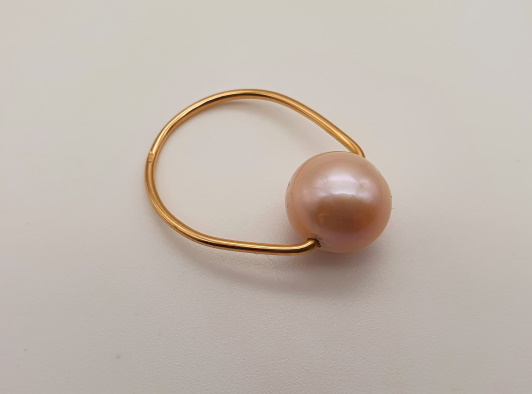 Bague perle corps fil rond