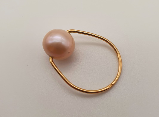Bague perle corps fil rond